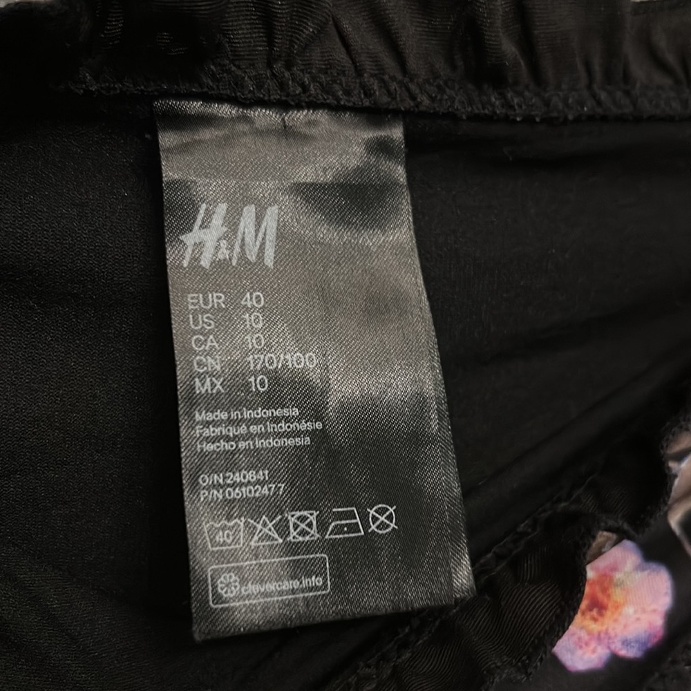 H&M Floral Ruffle Bikini - Picture 7 of 7
